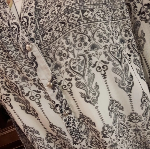 Paisley White and Black Top Size L - Picture 6 of 7